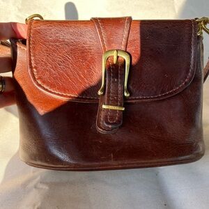 Fount Arlo in Hazelnut. Good preowned condition